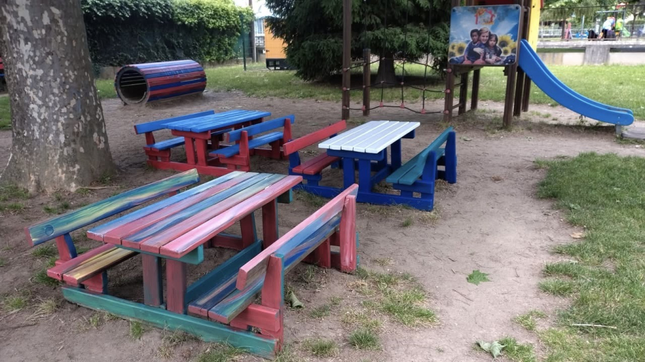 Ghemme, rimessi a nuovo i giochi in legno della scuola dell’infanzia